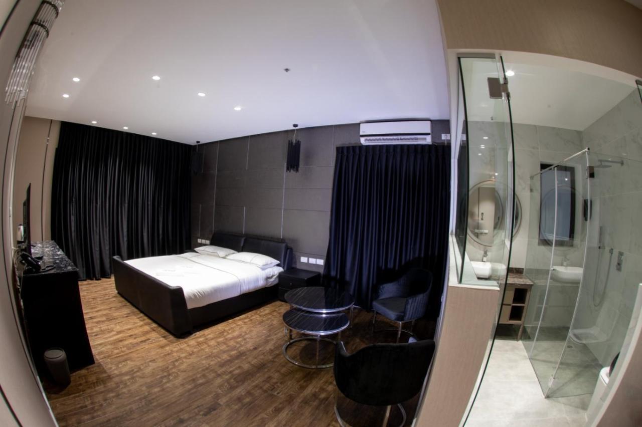 Royal Hotel Rishon LeZion Exteriör bild